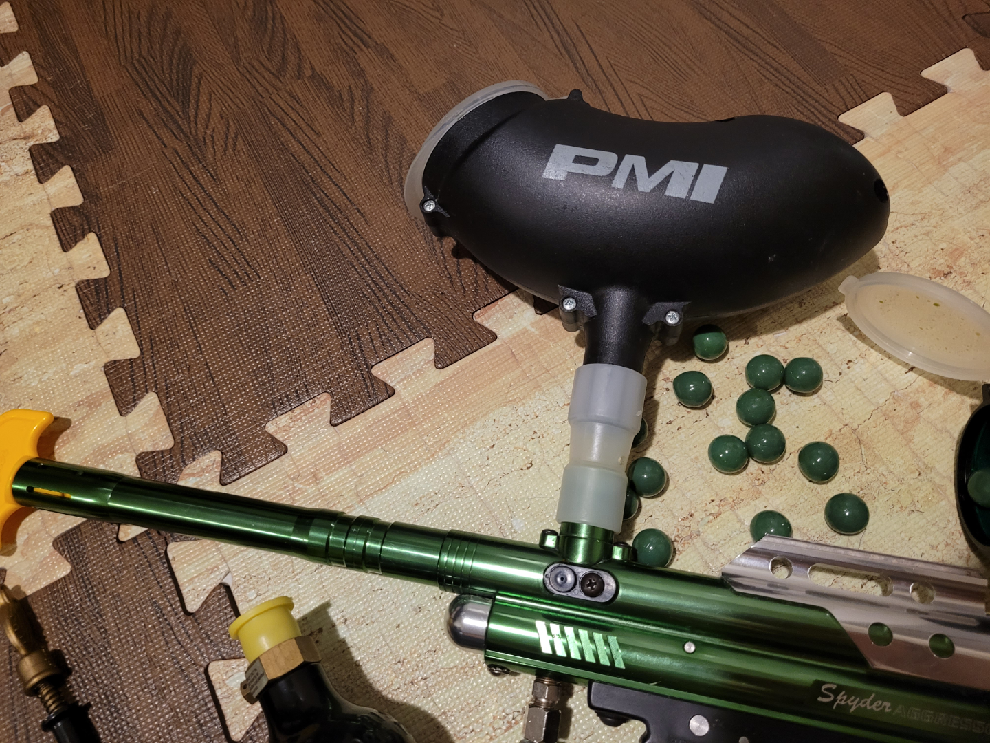 Spyder Aggressor XT Paintball Gun Package - photo 2