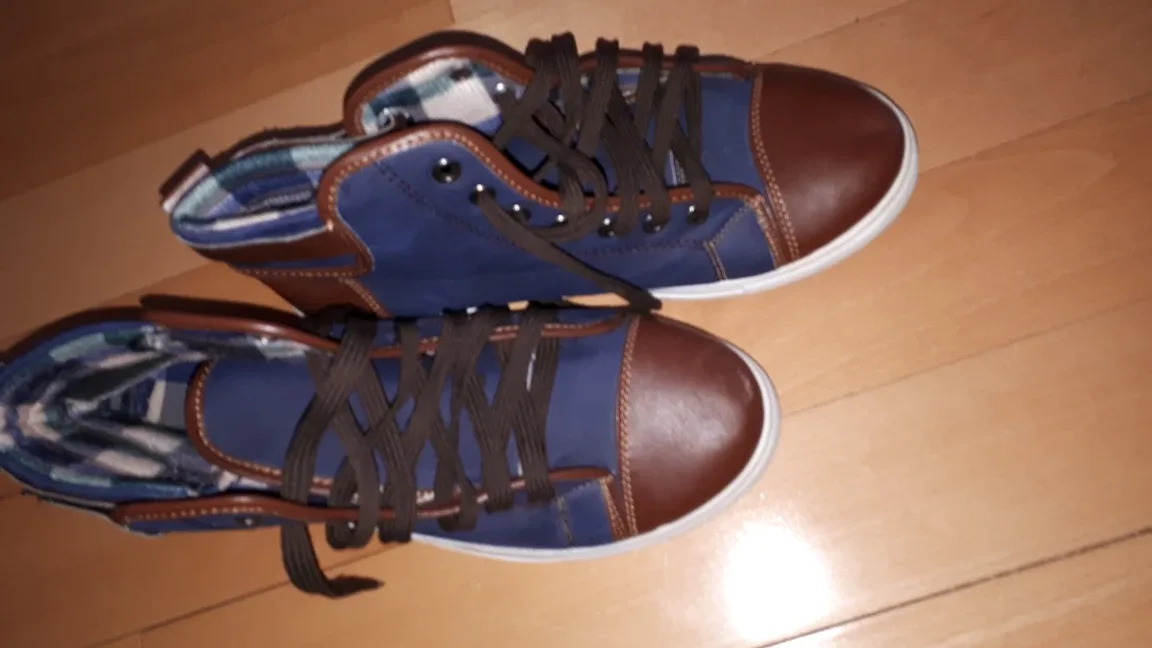 Men's High-Top Canvas Sneakers image indicator(2)