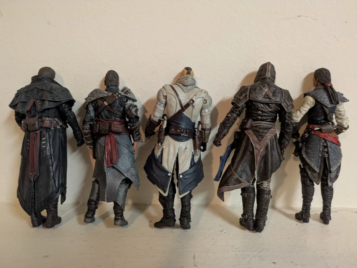 Set of 5 Assassin's Creed Figures image indicator(2)
