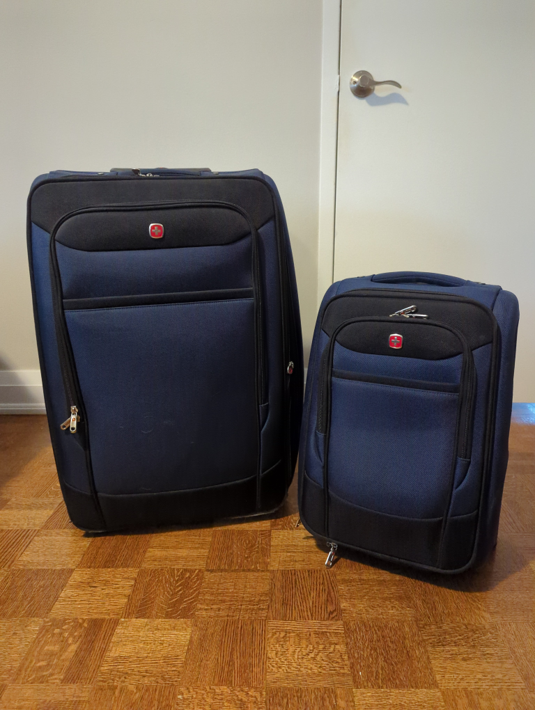 SwissGear Rolling Luggage Set - Two Suitcases 💚