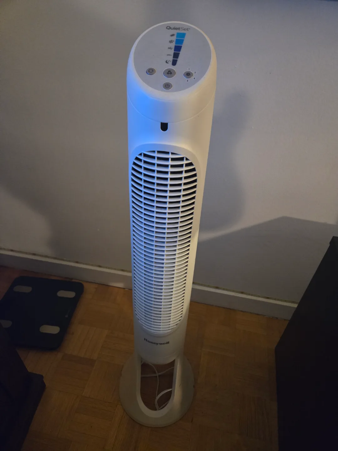 Honeywell QuietSet Tower Fan thumbnail