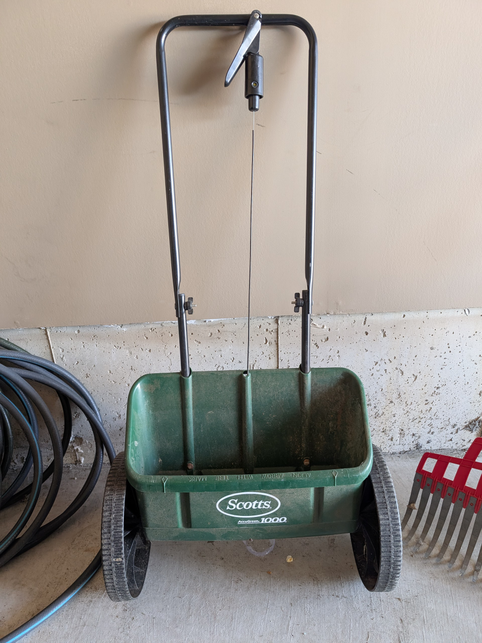 Scotts 1000 Spreader