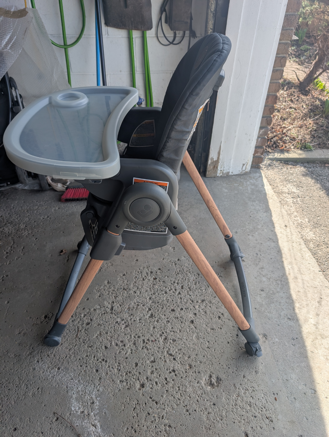 High chair - photo 3