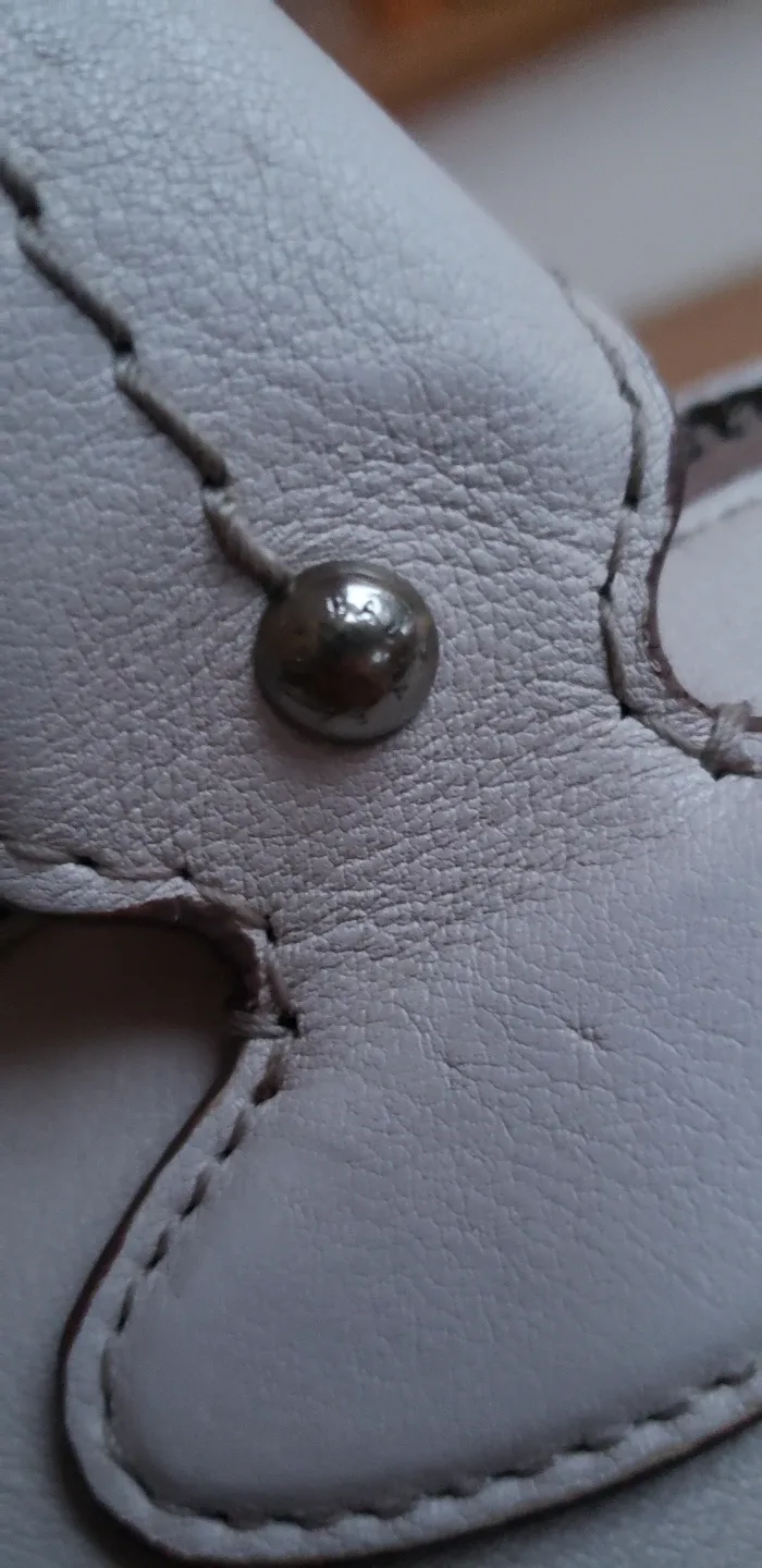 Vintage Bally Cream Leather 2-Way Bag image indicator(6)