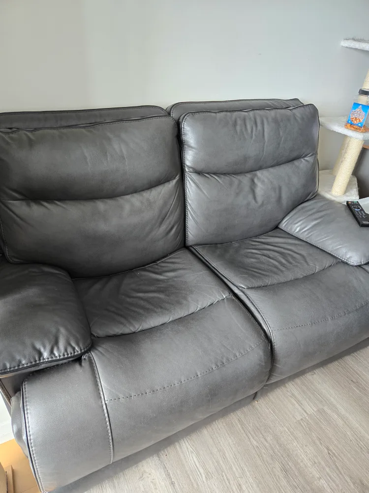 Reclining Leather Loveseat 💚 thumbnail