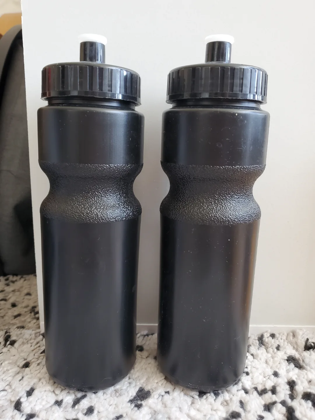 💚🌱 Pair of Black Water Bottles image indicator(3)