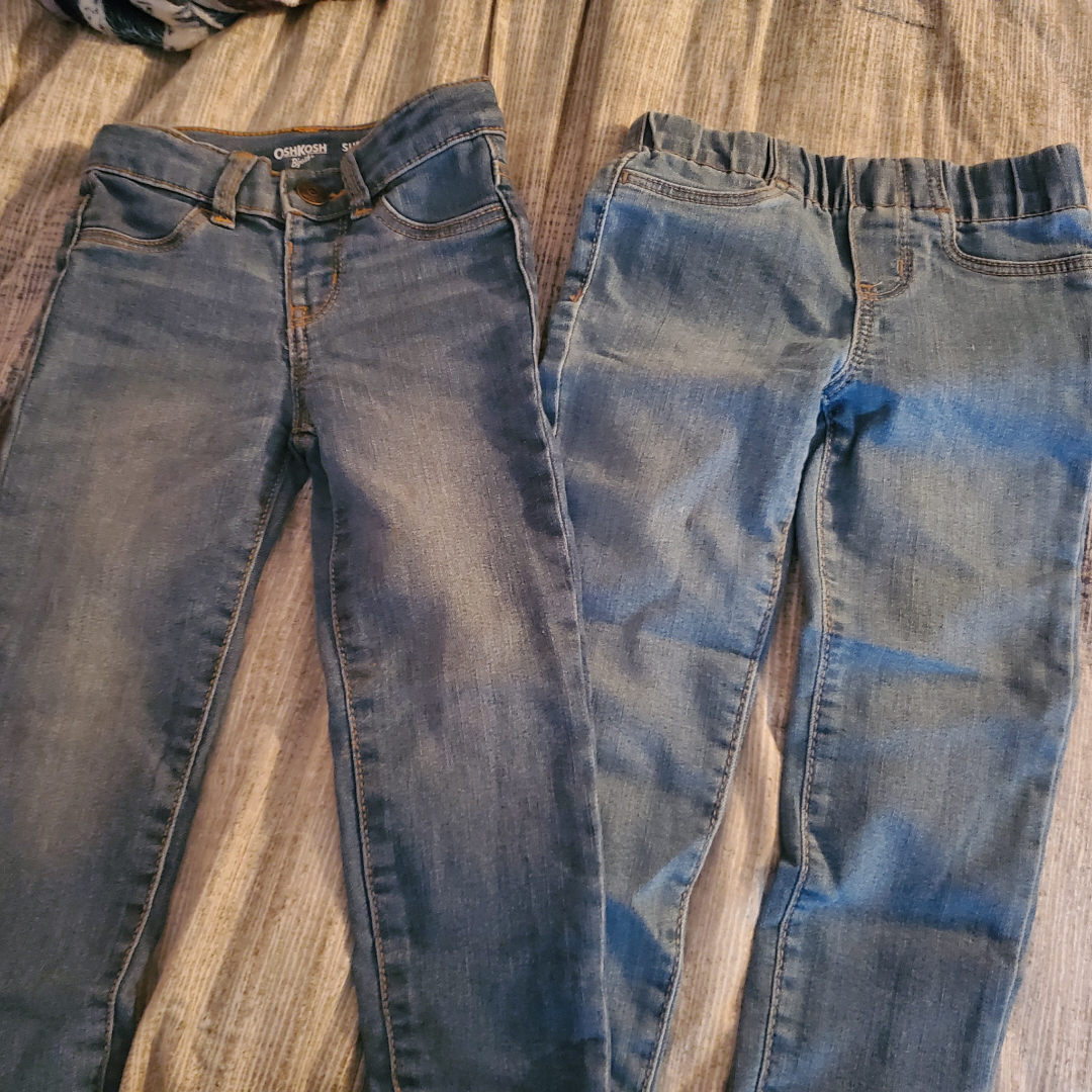 OshKosh B'Gosh Girls' 3T Jeans - Two Pairs! - photo 2