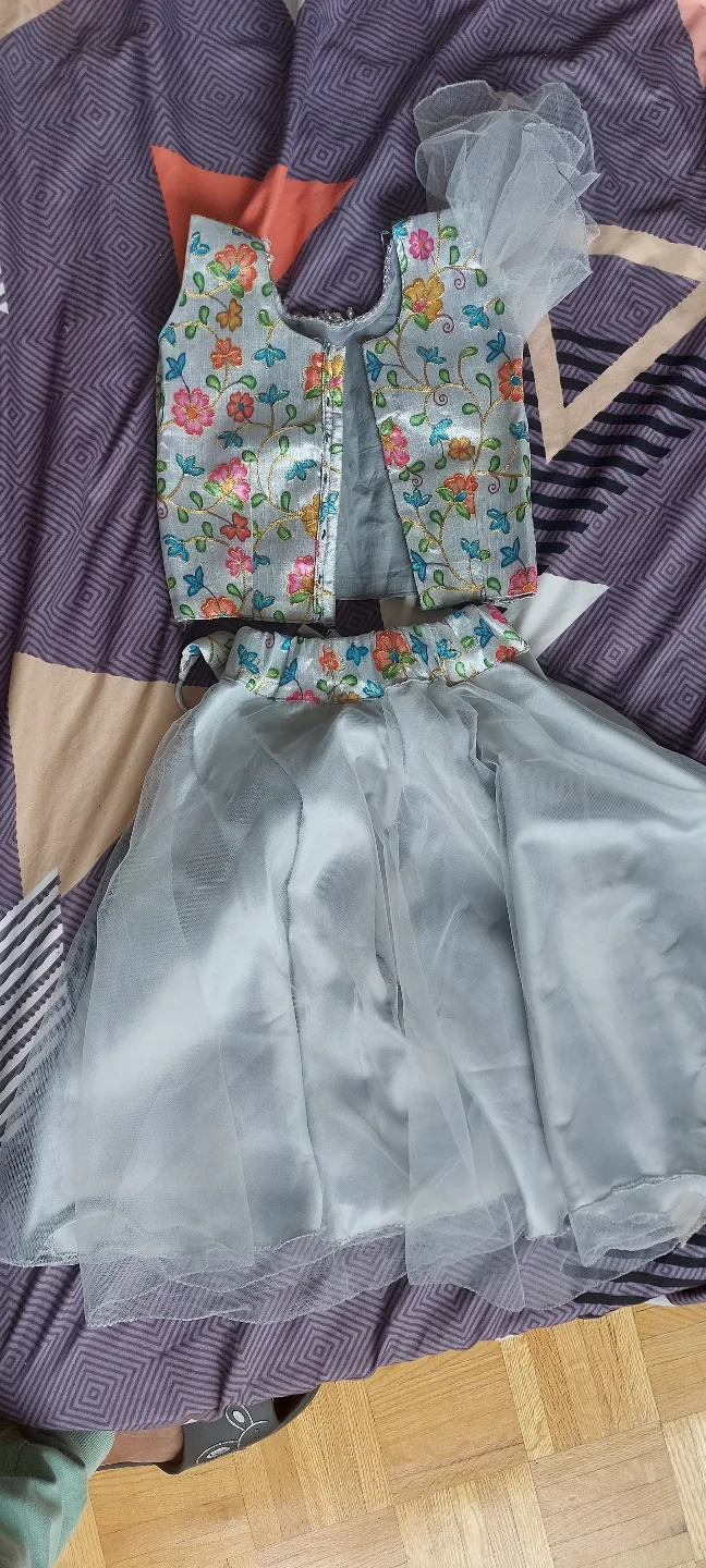 Girls' Grey Floral Lehenga Choli Set image indicator(2)