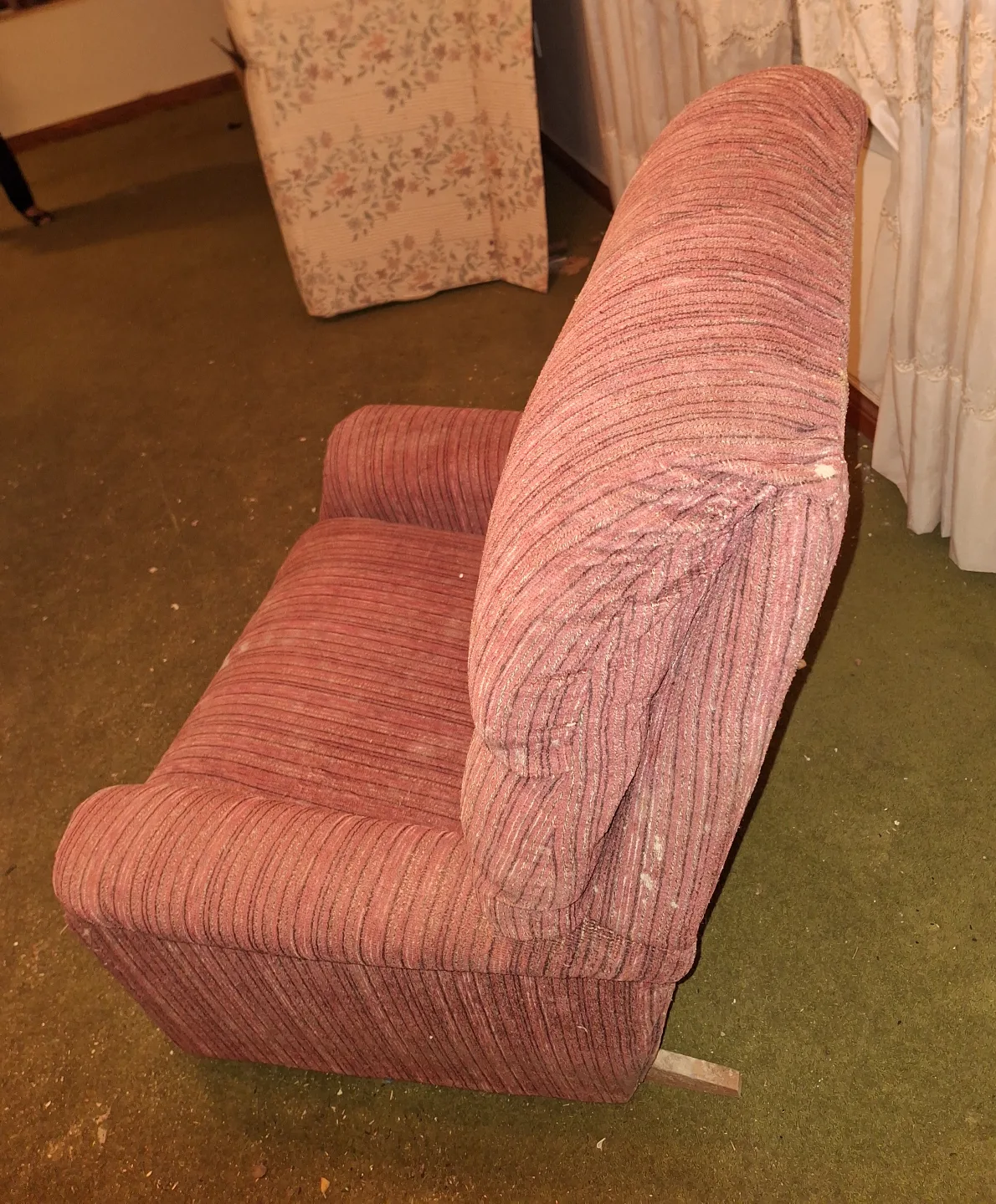 Recliner Chair - Maroon 💚 (Kit Cat Club rescue) image indicator(2)