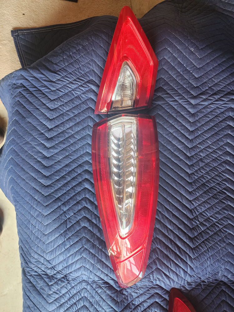 Ford Fusion 2013-2016 Tail Lights - Set of 2 - photo 2