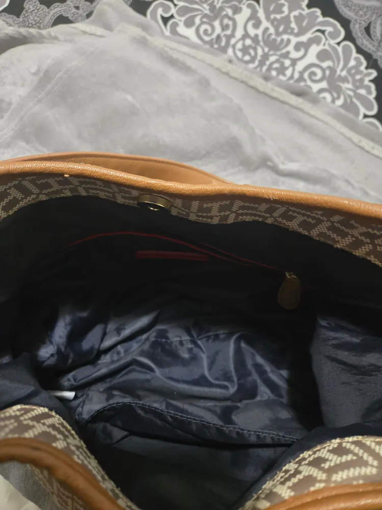 Tommy Hilfiger Beige and Brown Tote Bag image indicator(4)