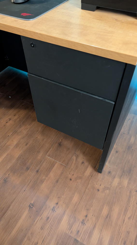 Office / Computer desk - photo 2