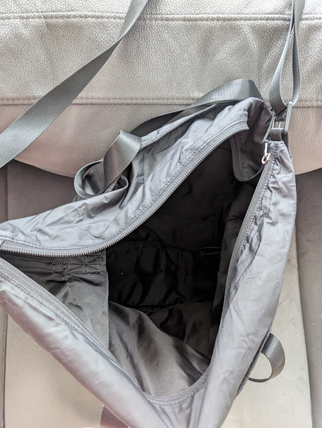 Black lululemon Tote Bag - photo 2