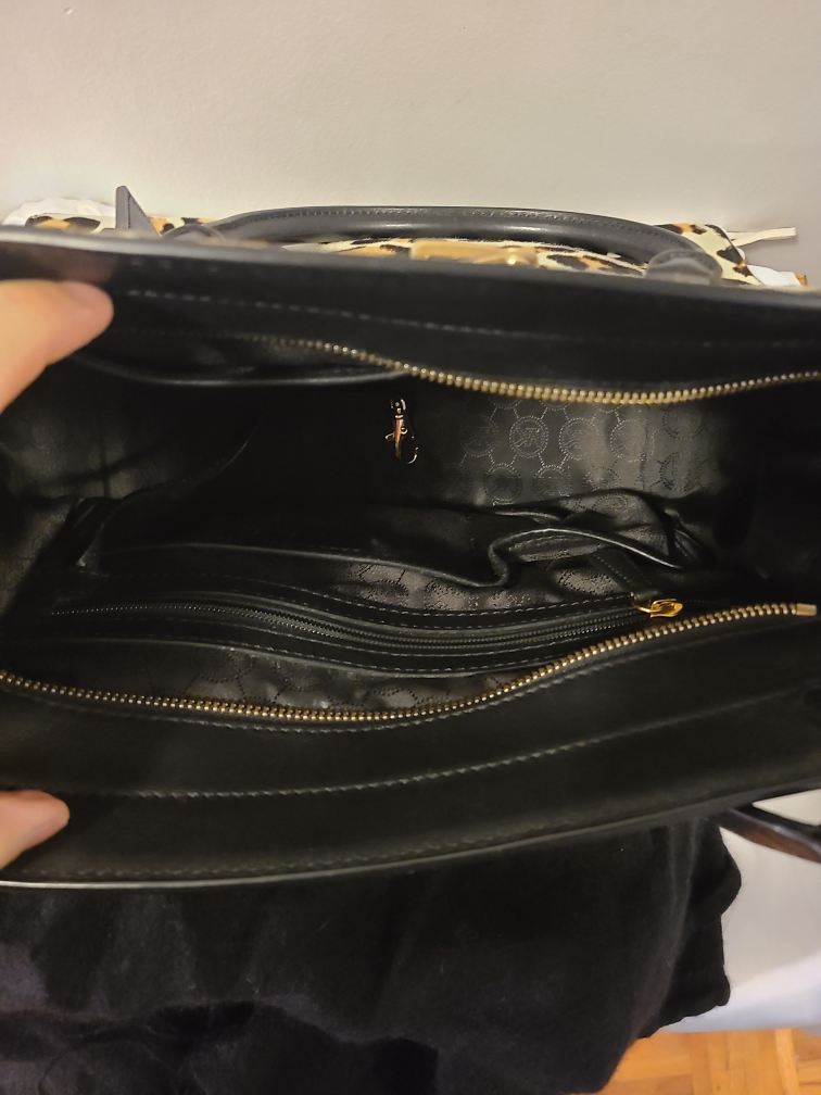 Michael Kors Black and Leopard Print Handbag - photo 3