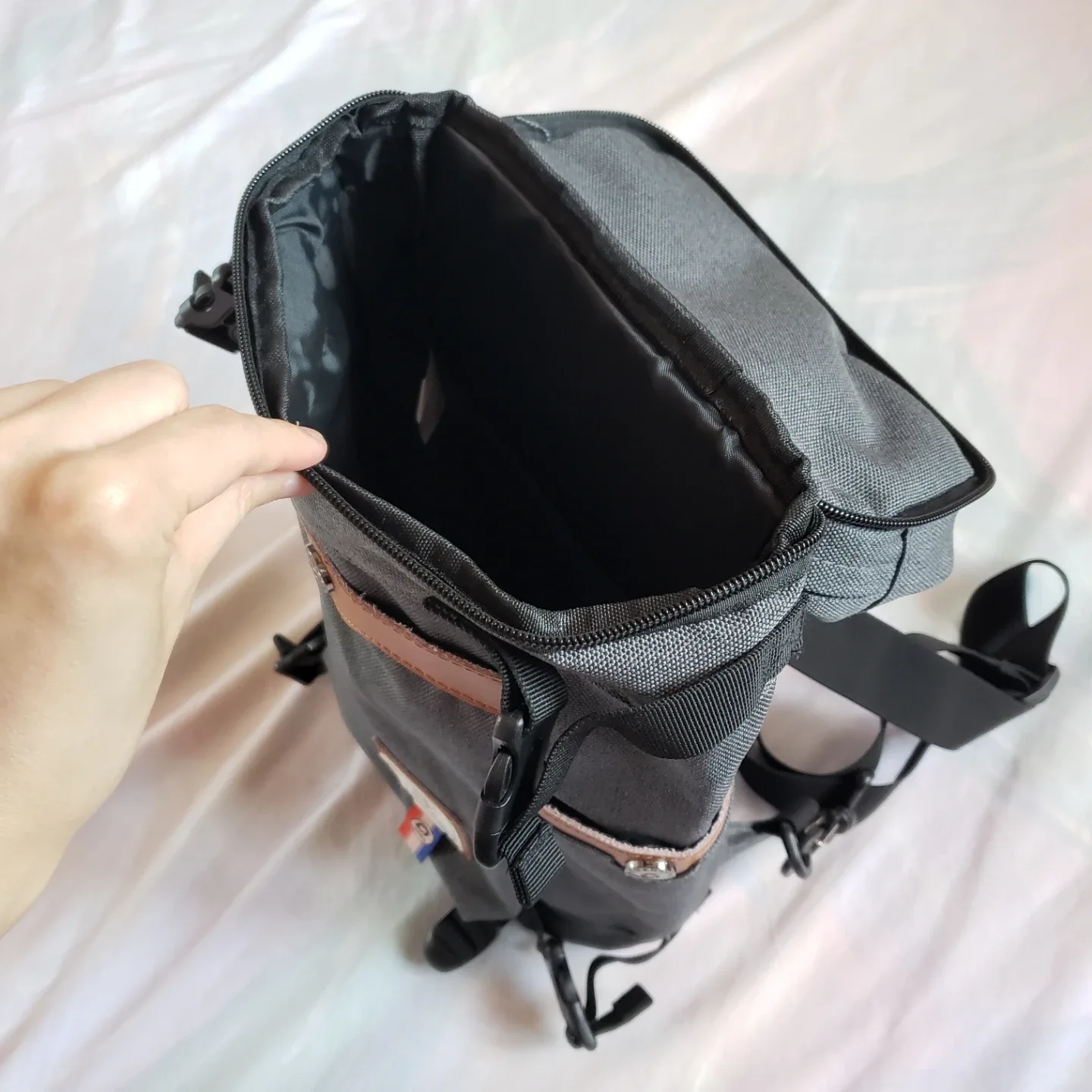 OZUKO Canvas Sling Bag image indicator(4)