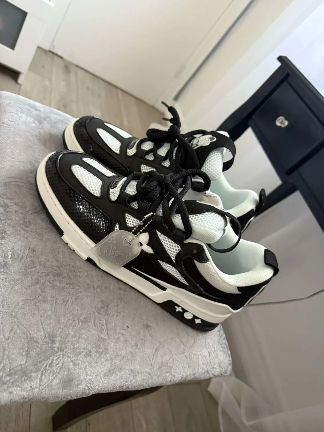 Louis Vuitton LV skates Sneaker thumbnail