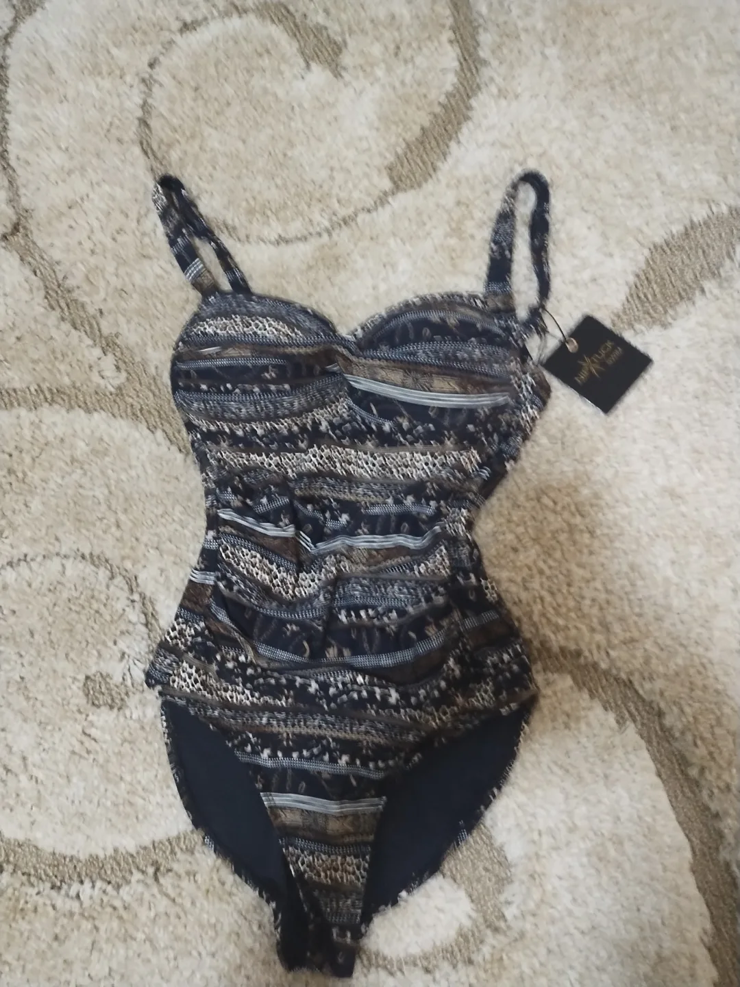 Nip Tuck Swim Women's One-Piece Swimsuit Size 8.  New with tags thumbnail