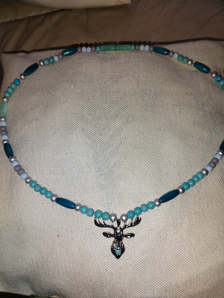 Beaded necklace with deer pendant - photo 2