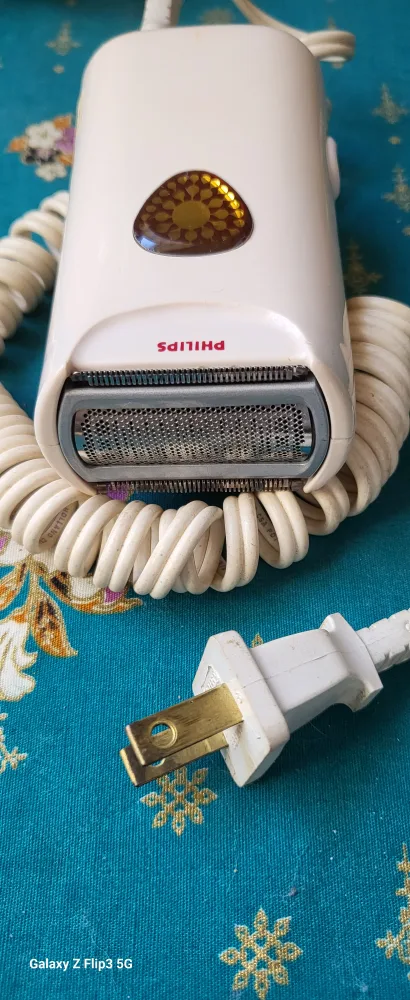 Vintage Philips Electric Razor 💚 image indicator(2)