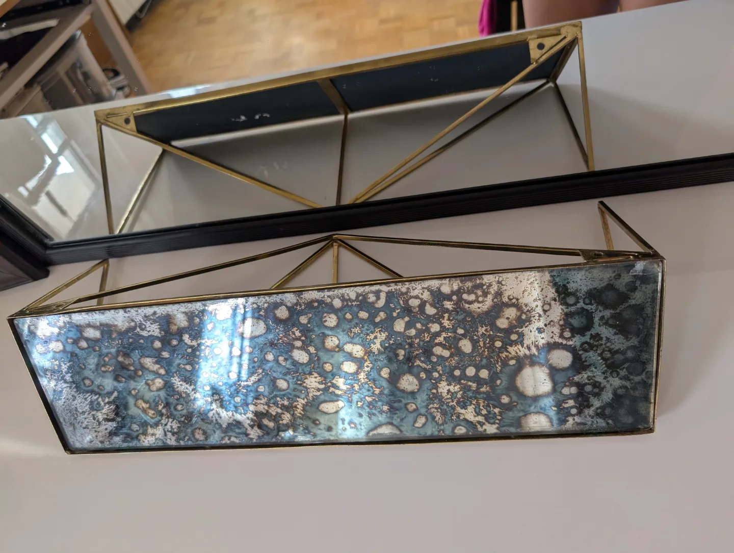 Gold Geometric Wall Shelf with Distressed Mirror top 💚 image indicator(5)