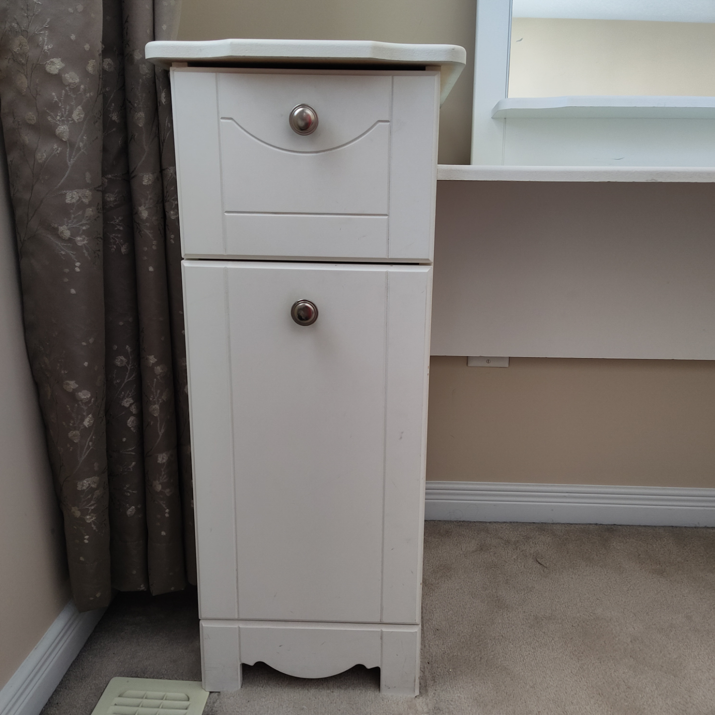 White Vanity Set with Mirror - photo 4