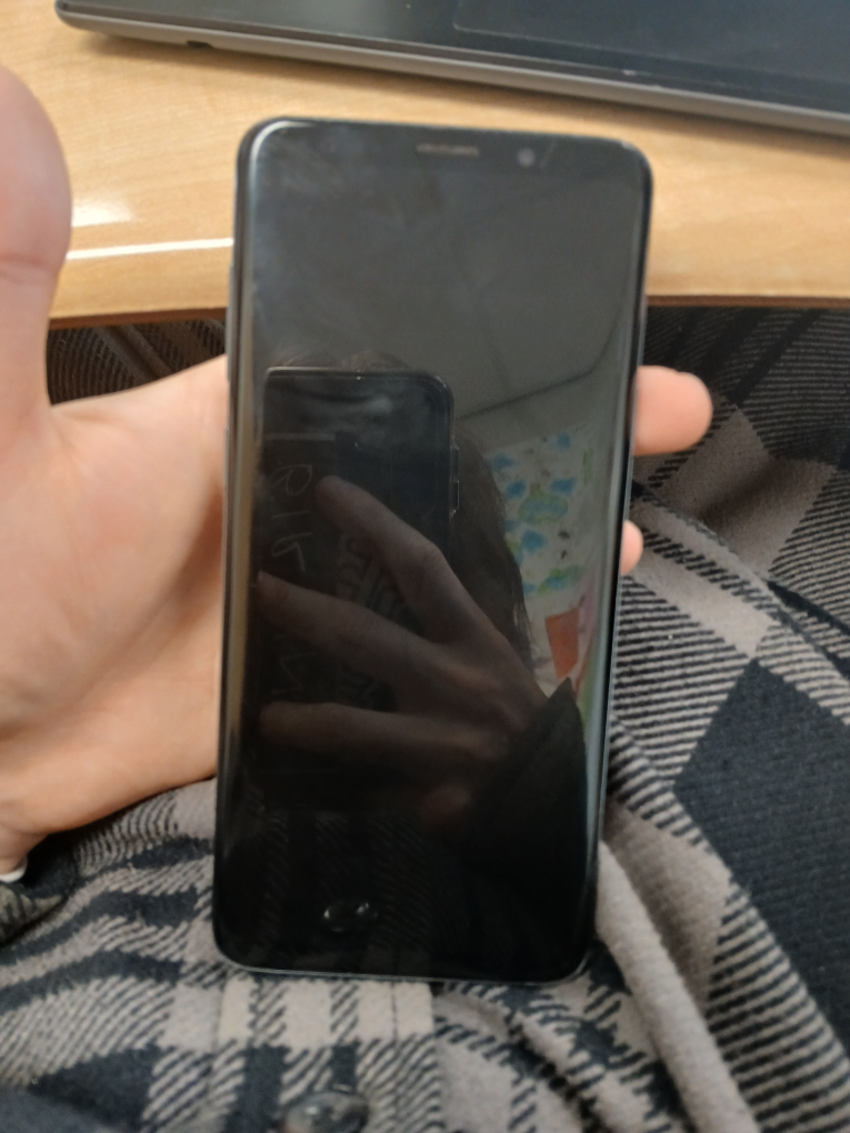 Samsung Galaxy S9+ Used Smartphone + wireless earbuds - photo 5