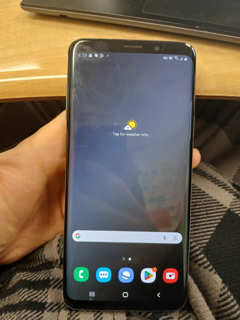 Samsung Galaxy S9+ Used Smartphone + wireless earbuds