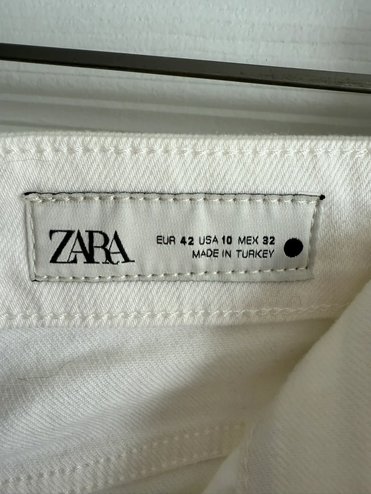 Zara White Jeans 💚 image indicator(3)