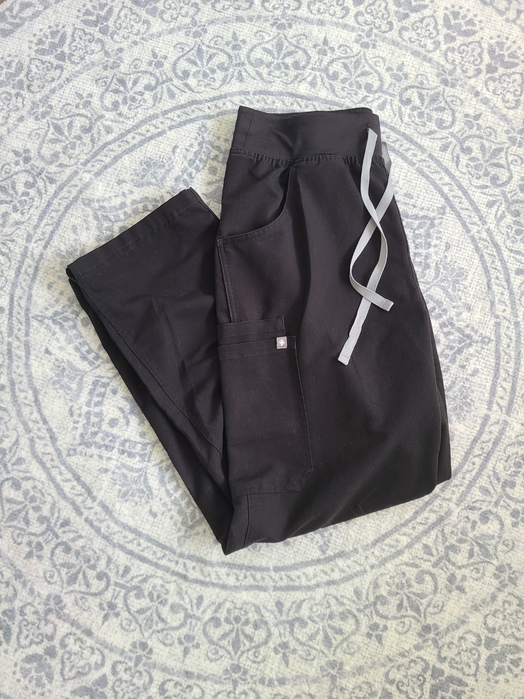 FIGS Technical Collection Scrubs - Size Medium