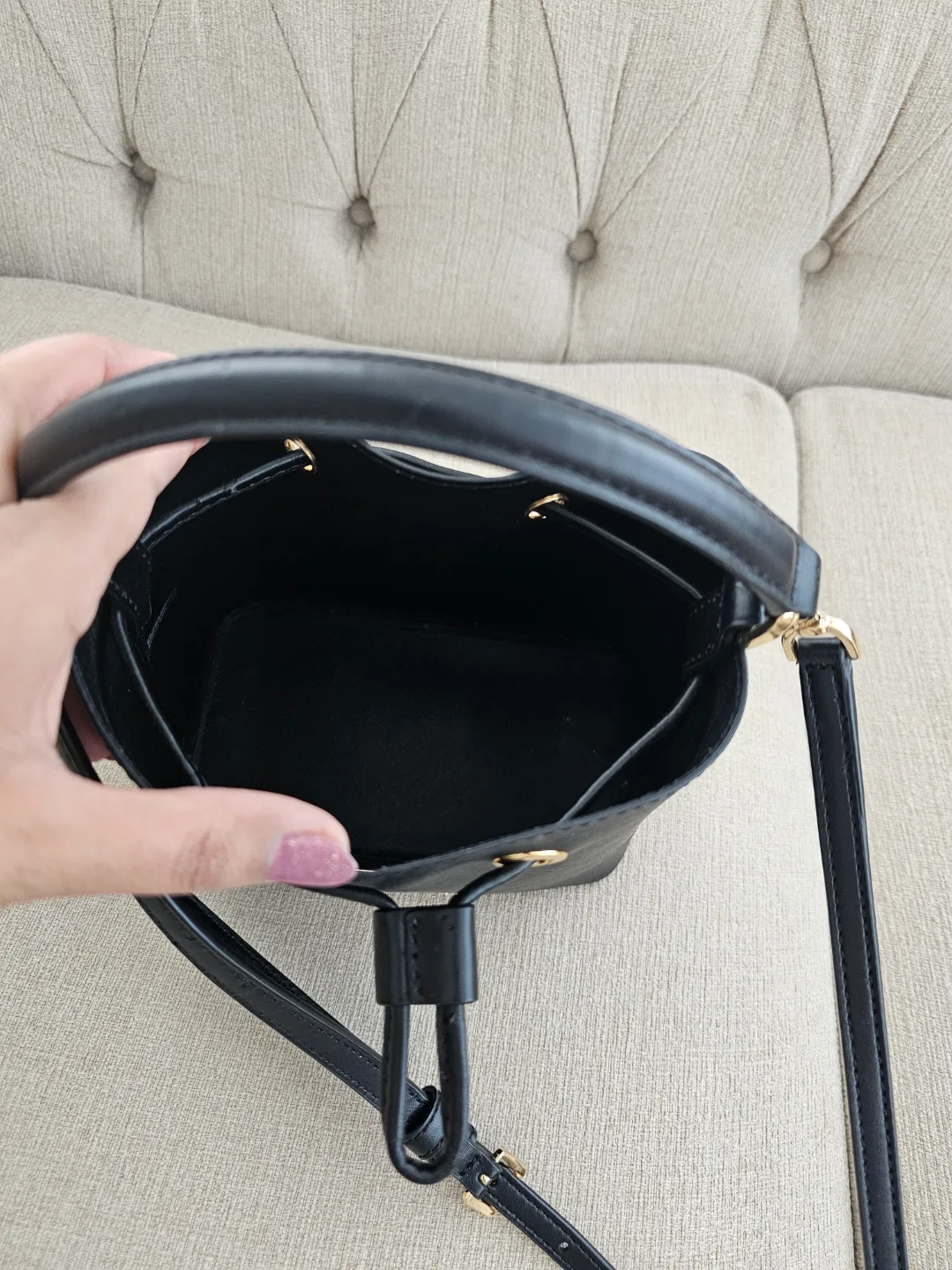 Authentic Michael Kors Black Leather Bucket Bag image indicator(5)