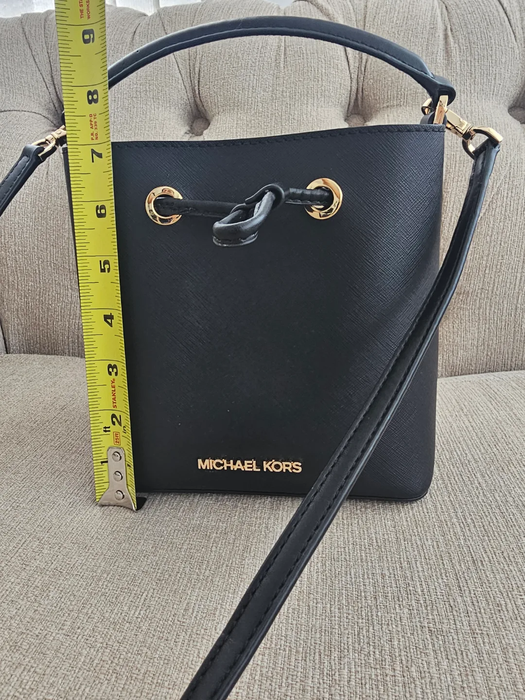 Authentic Michael Kors Black Leather Bucket Bag image indicator(7)