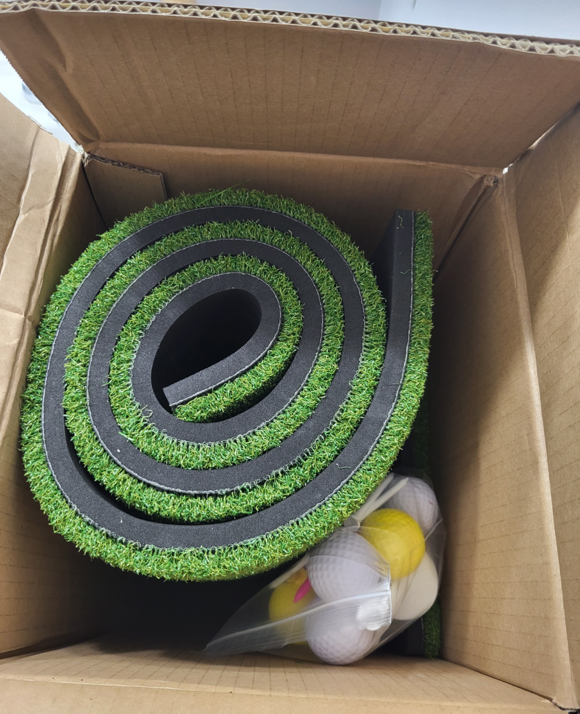 5ft X 4ft Golf hitting mat (New in box) - photo 2