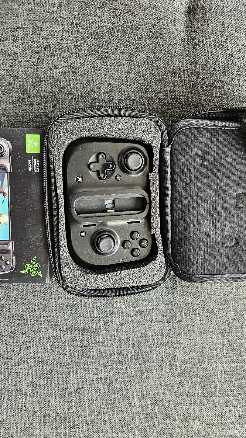 Razer Kishi Universal Mobile Gaming Controller for Android - photo 2