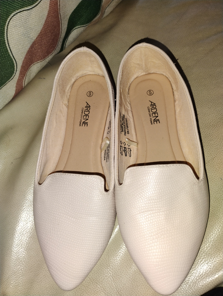 Ardene Women's Size 6 Cream Flats