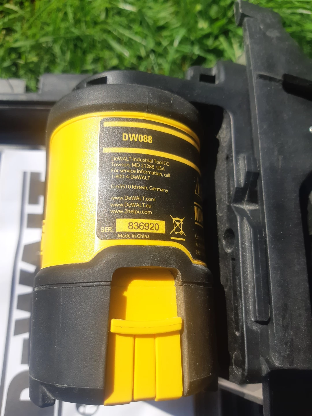 Dewalt DW088 Self-levelling Laser Level with Case - photo 4