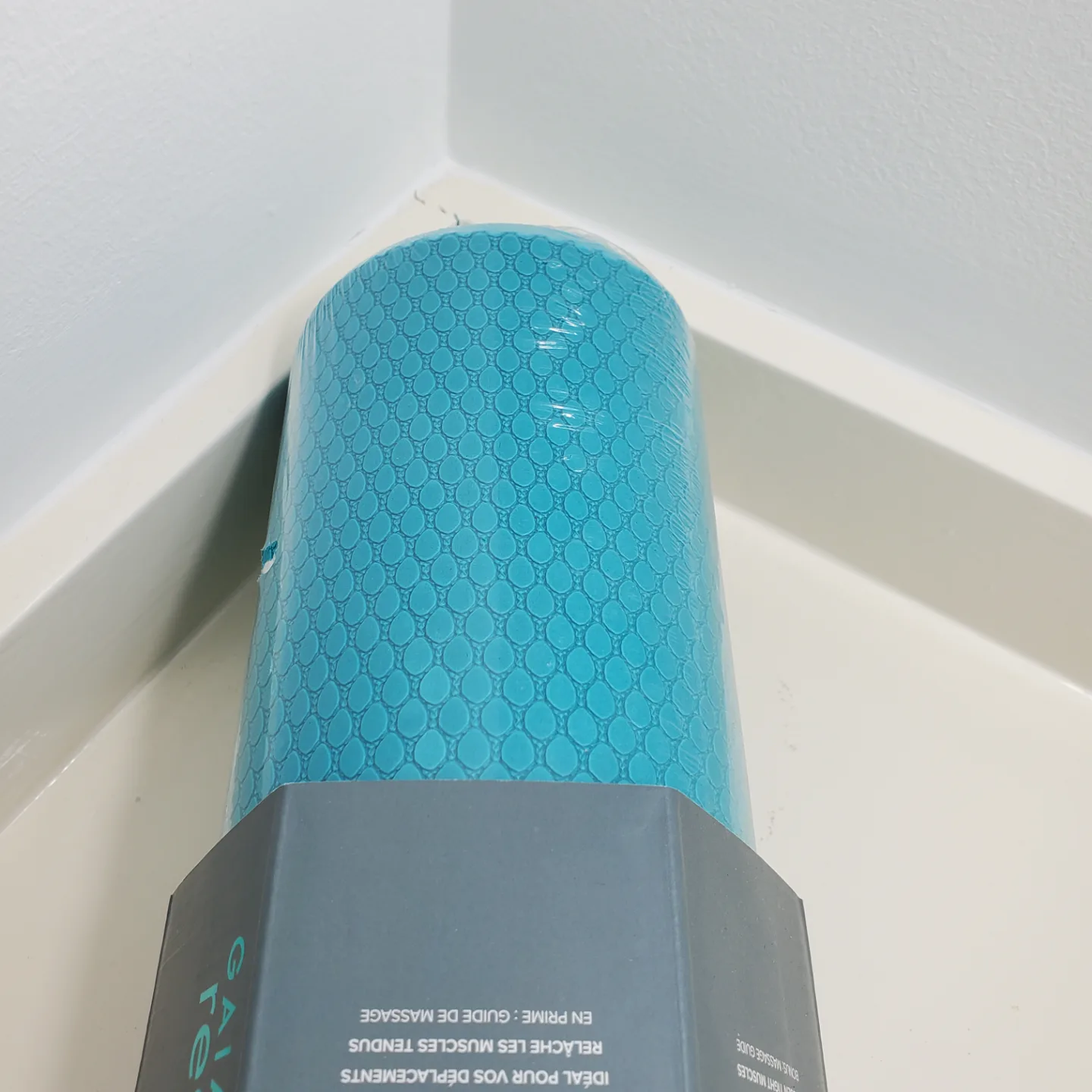 Gaiam 12" Compact Foam Roller 💚 image indicator(3)