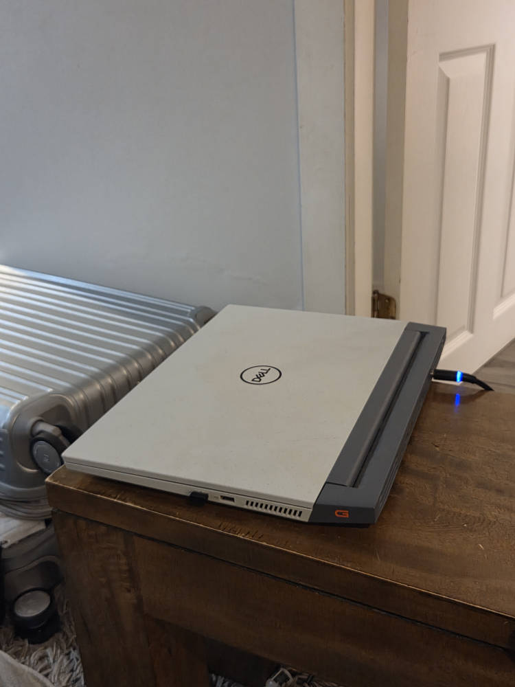 Dell G15 Gaming Laptop - Excellent Condition - photo 2
