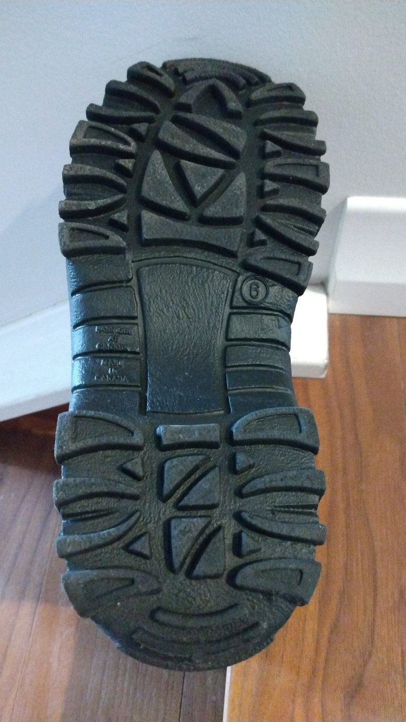 Kids' Tracker Winter Boots Size 6 and 3 - photo 2
