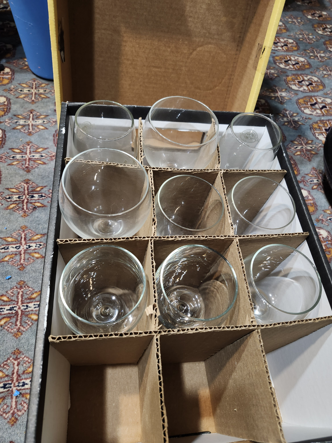 8 Wine Glasses