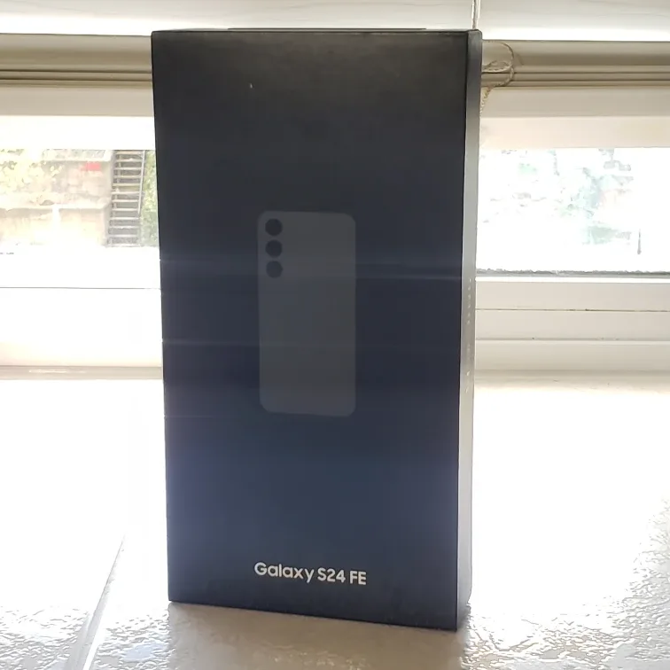 (Priced to Sell Quick!) Brand New, Factory Sealed, Galaxy S24 FE image indicator(3)