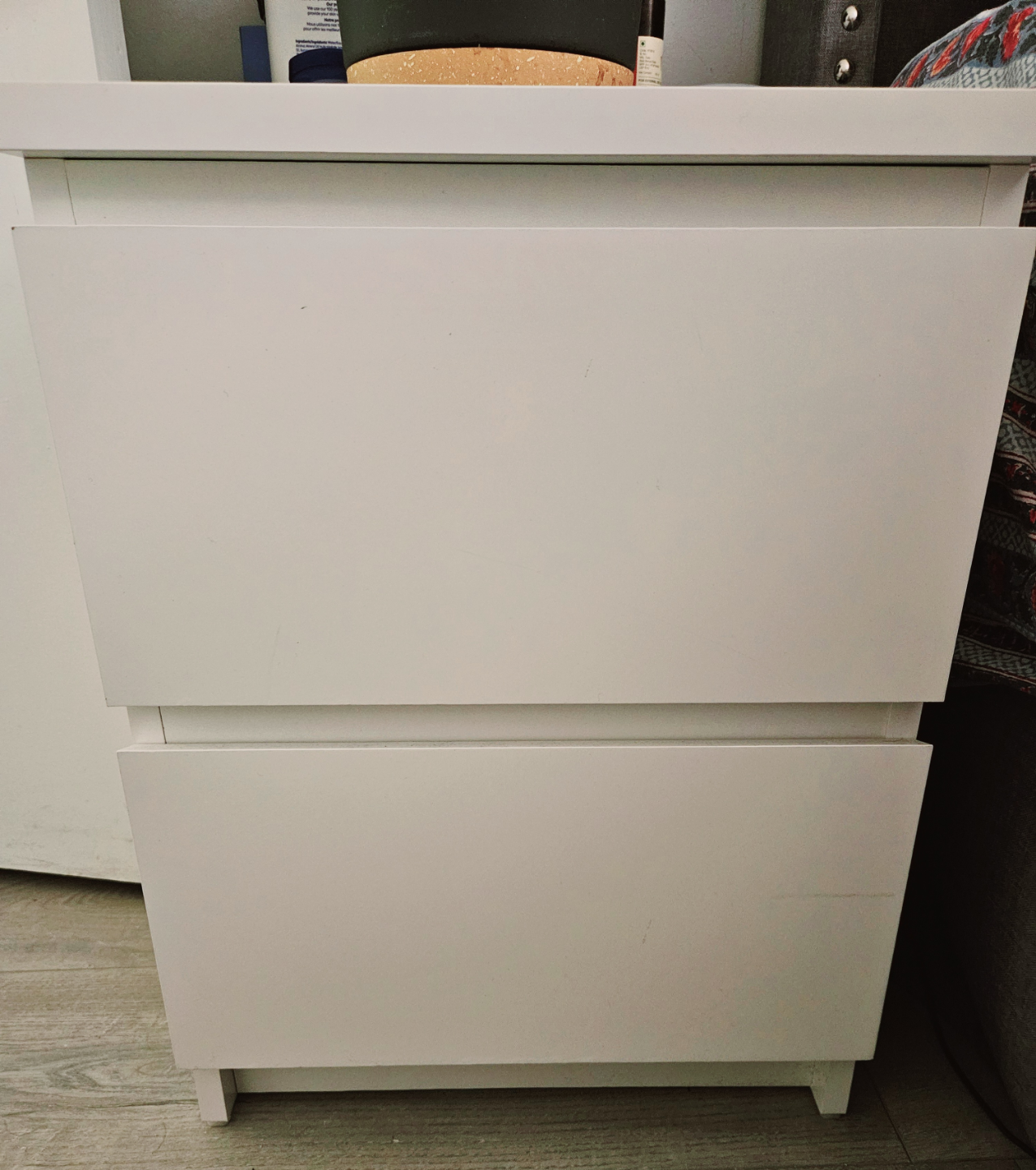 Moving Out Sale‼️A set of 2 White 2-Drawer Nightstand - photo 2