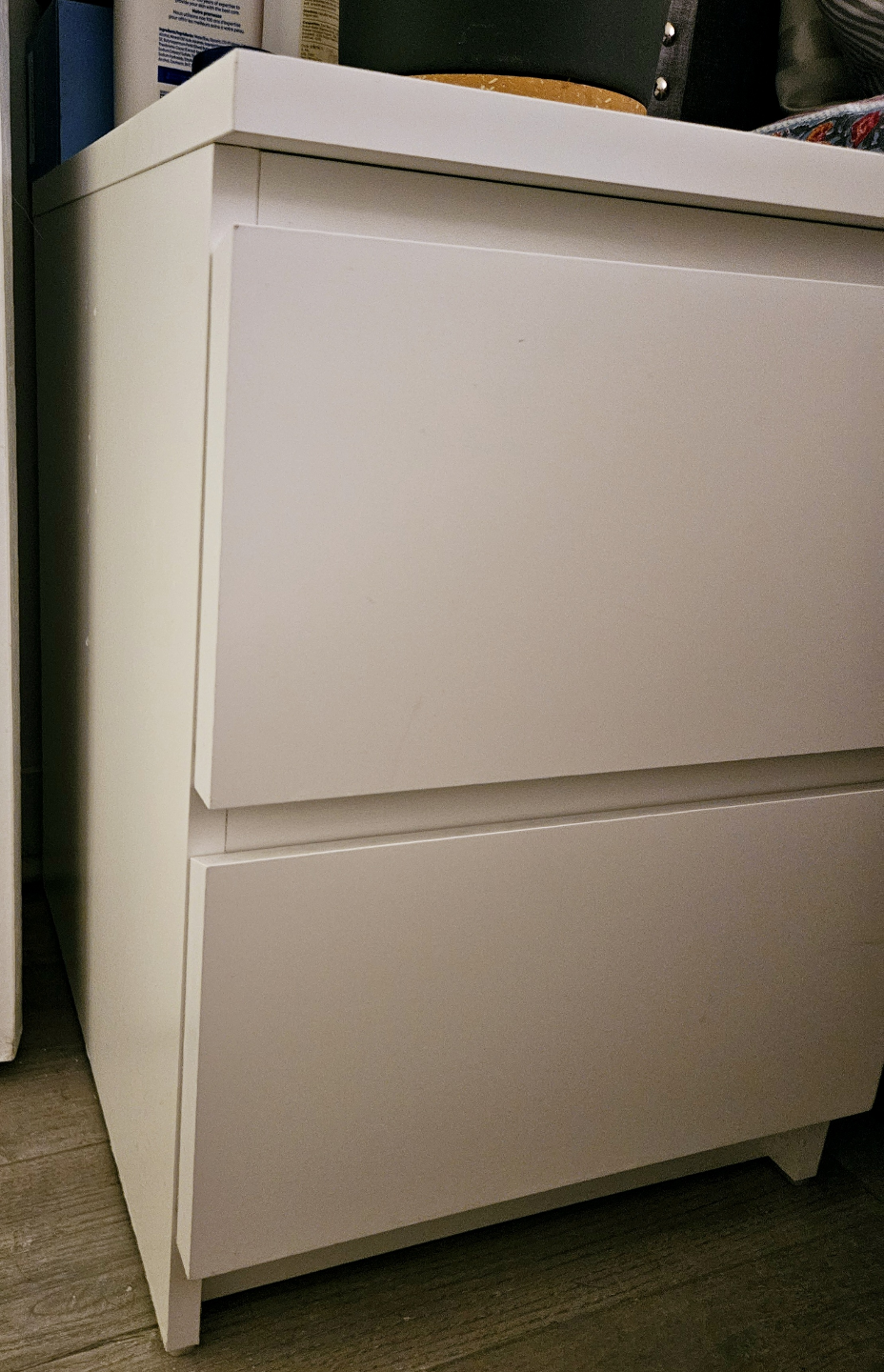 Moving Out Sale‼️A set of 2 White 2-Drawer Nightstand