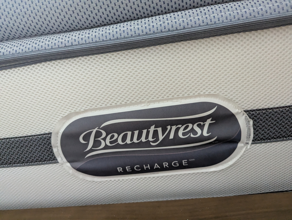 Beautyrest Recharge Queen Mattress - Rarely Used - photo 2