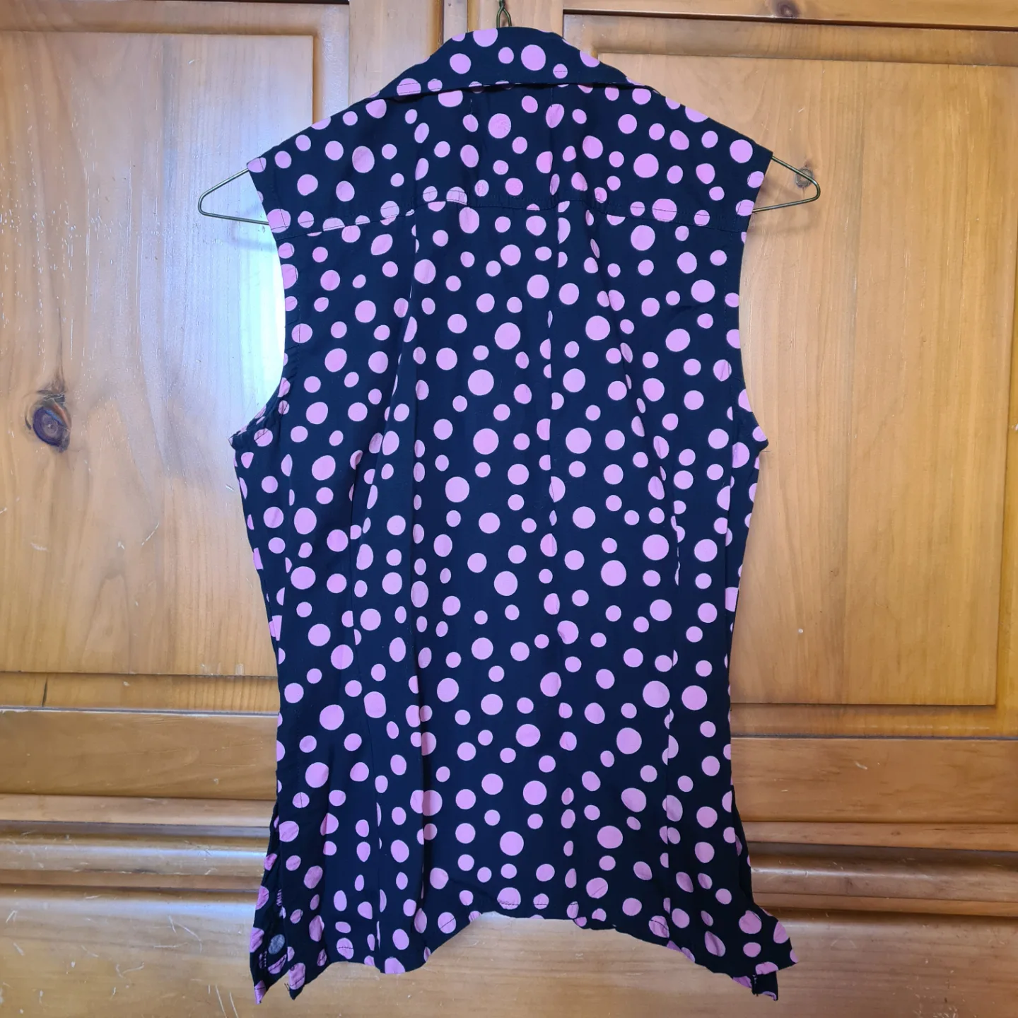 💚Jennifer Sleeveless Polka Dot Blouse - Size M image indicator(4)