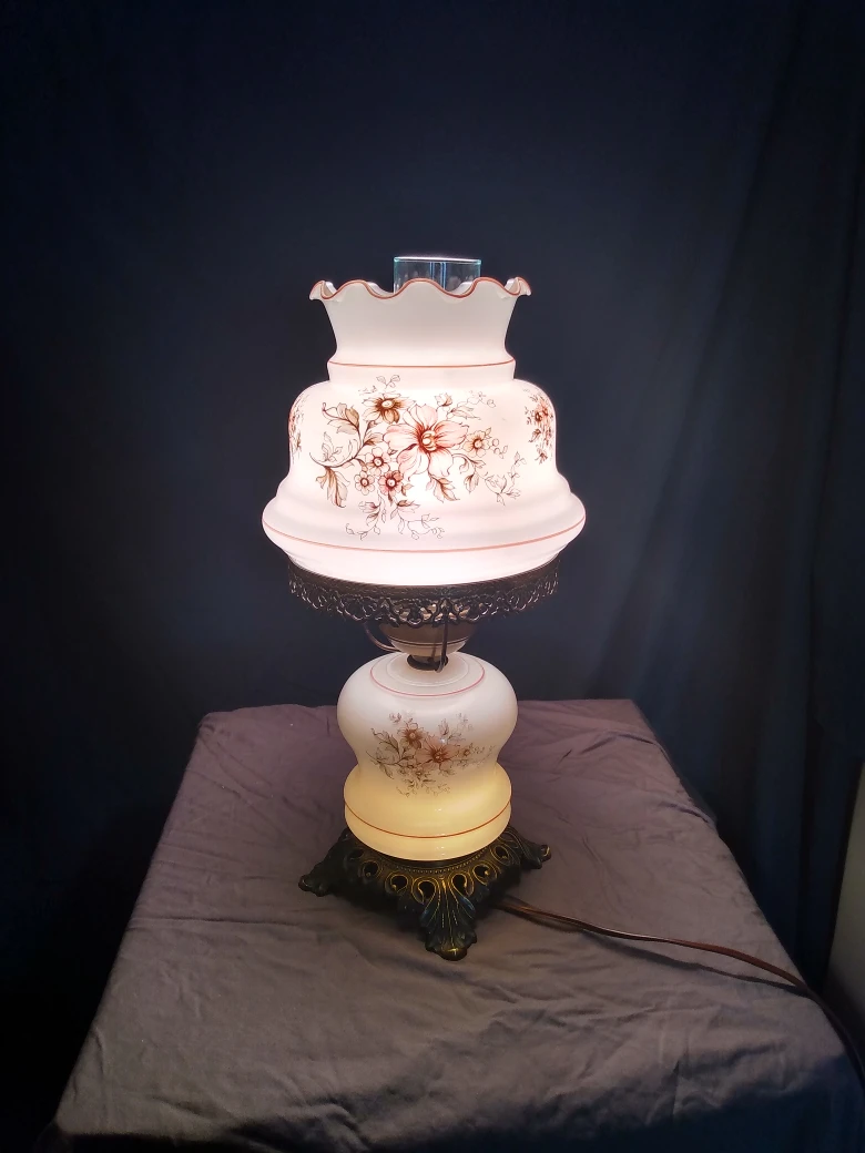 Vintage Floral Table Lamp - photo 3