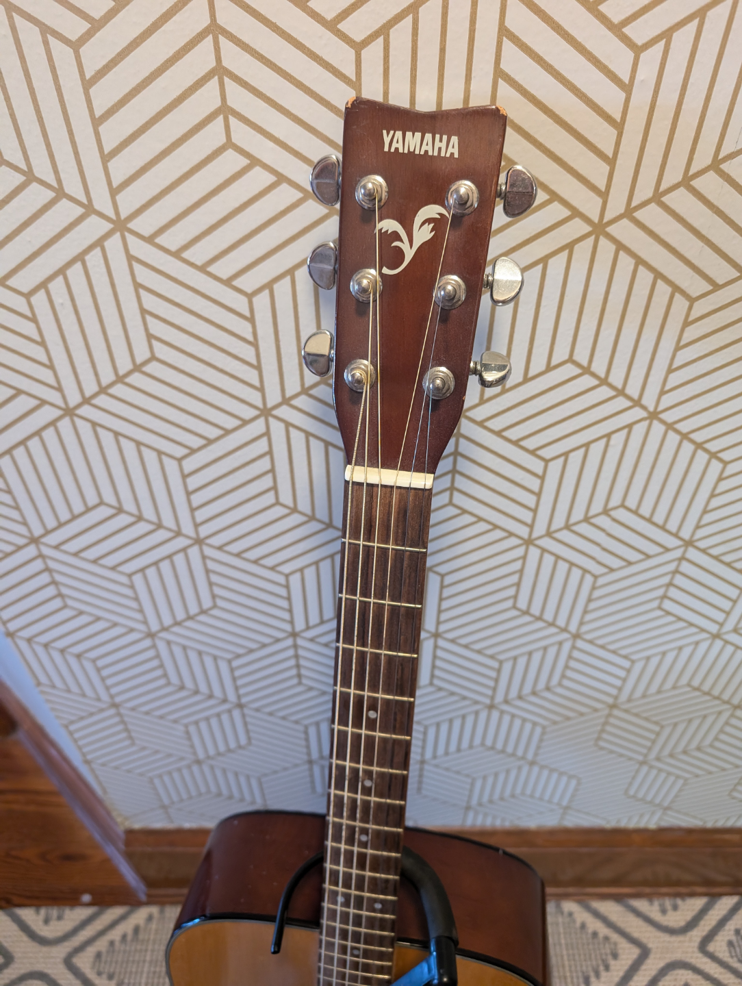 Yamaha Acoustic Guitar- F-325 - photo 2