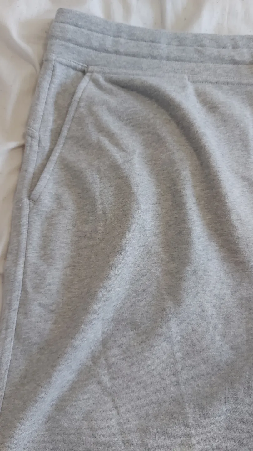 Bench. Grey Sweatshorts Size XL image indicator(5)