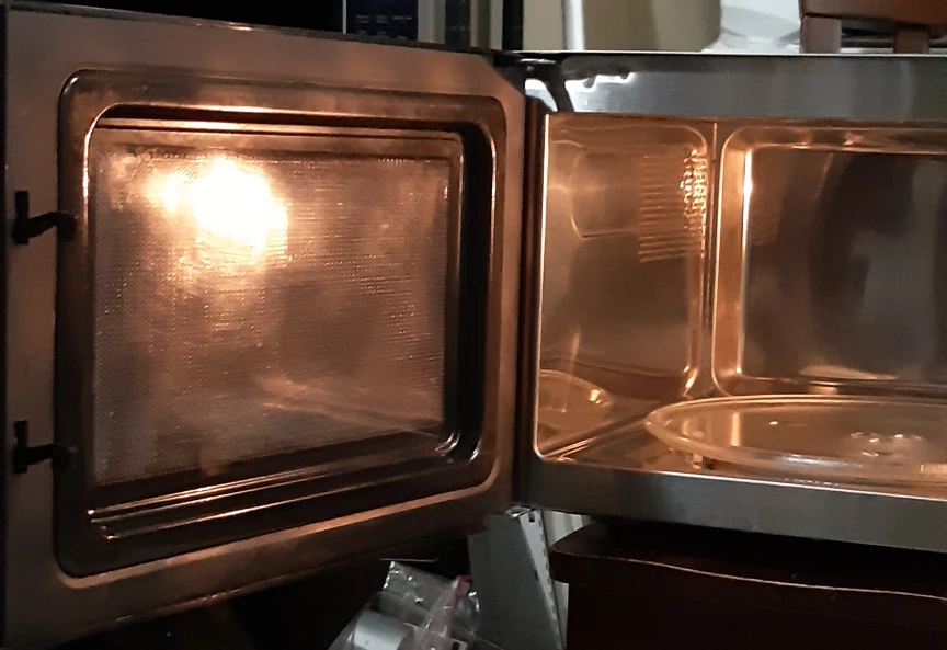 Danby Designer 0.7 Cu. Ft. Microwave - photo 2