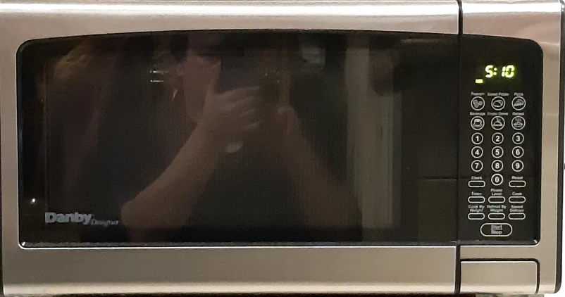 Danby Designer 0.7 Cu. Ft. Microwave - photo 3