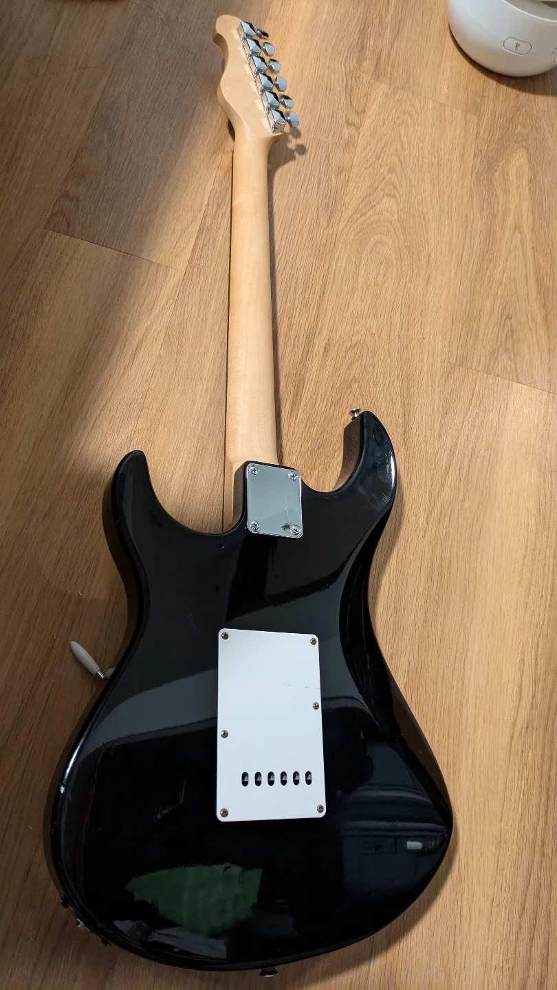 2003 Yamaha Pacifica electric guitar (Read info) image indicator(2)